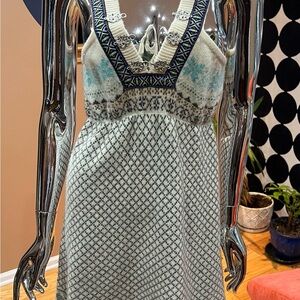 Elegant Patterned Knit Dress